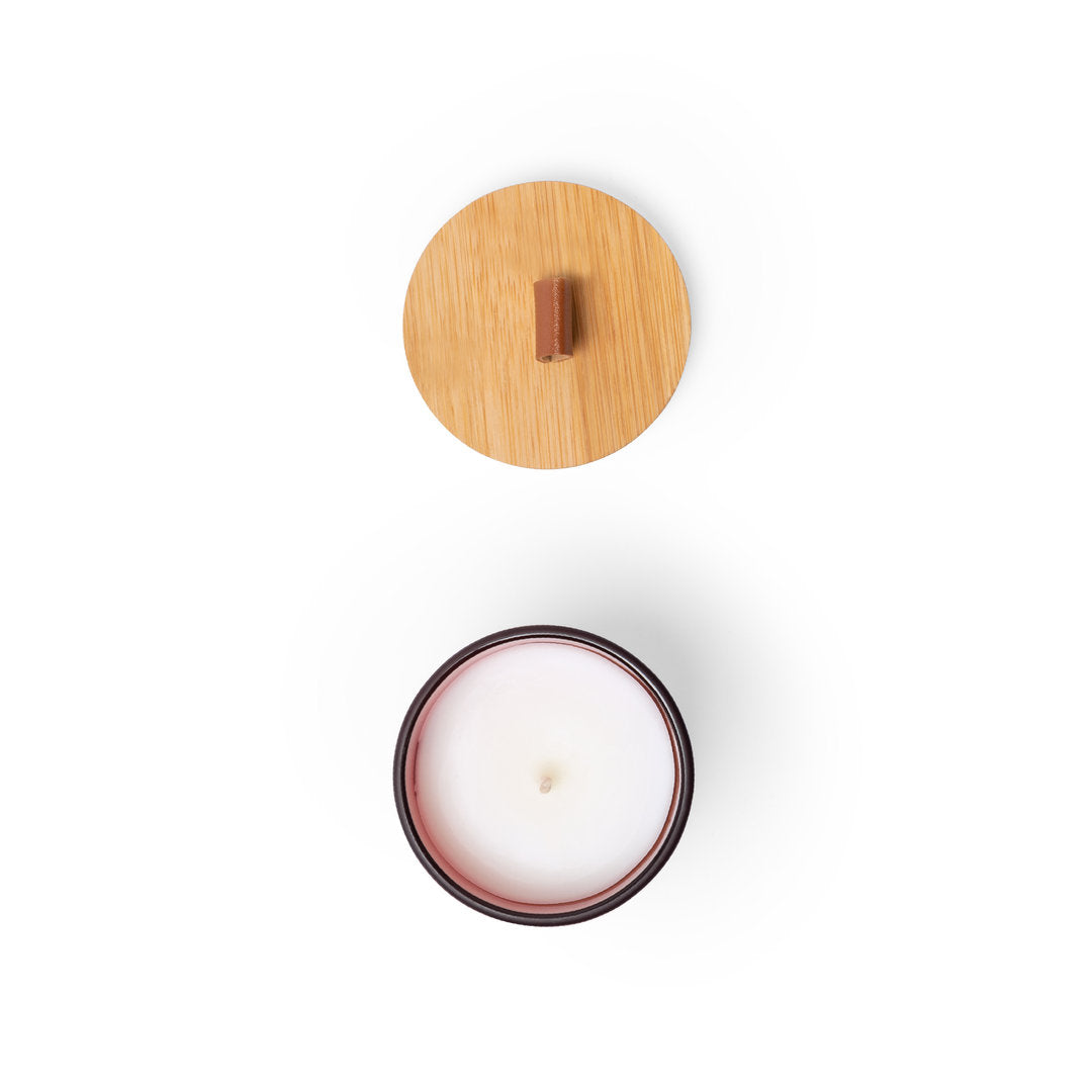 Bougie aromatique dans un bocal en verre avec un couvercle en bambou LONKA