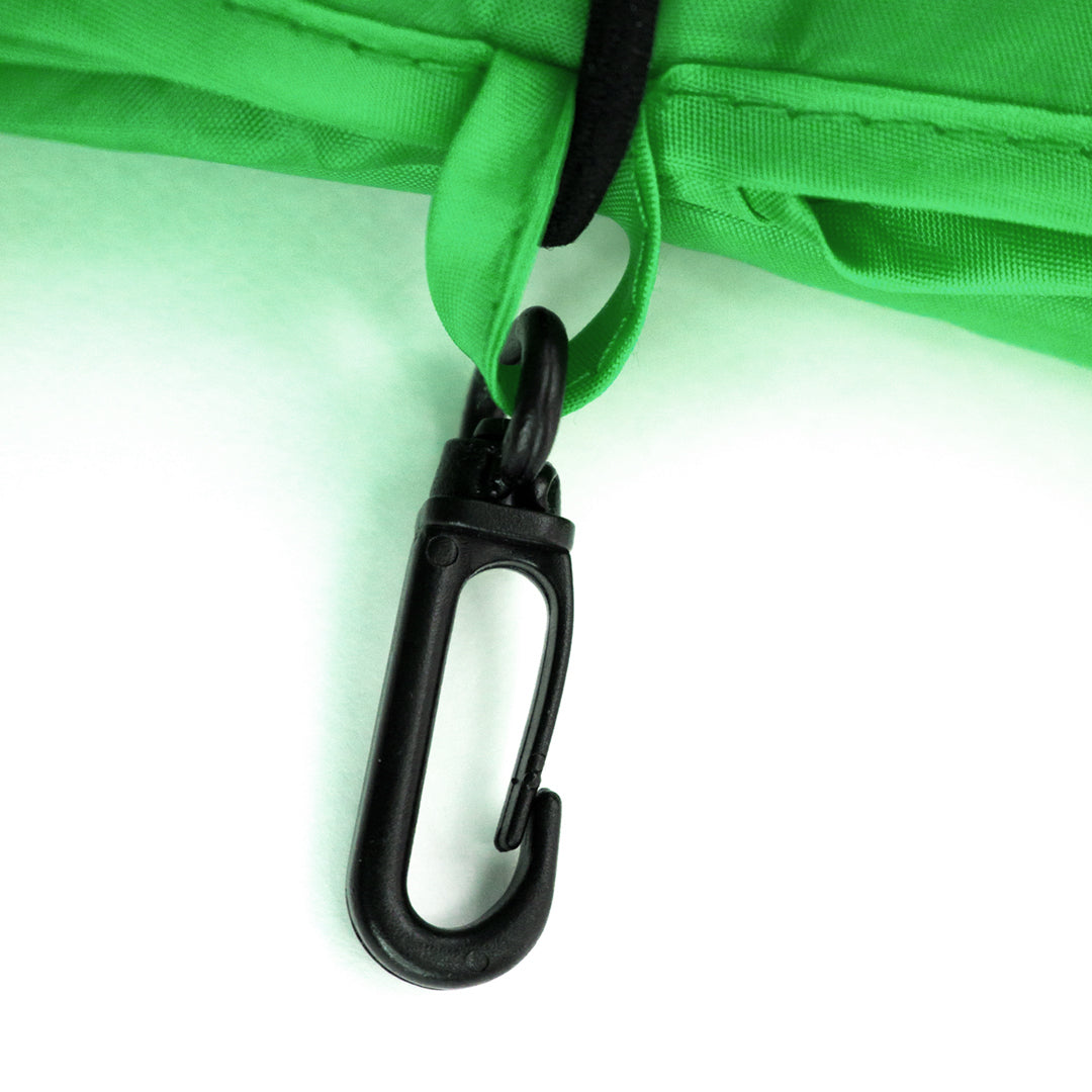 sac pliable Comprend un lien en caoutchouc avec accessoire de serrage, pratique pour maintenir le sac plié et compact.