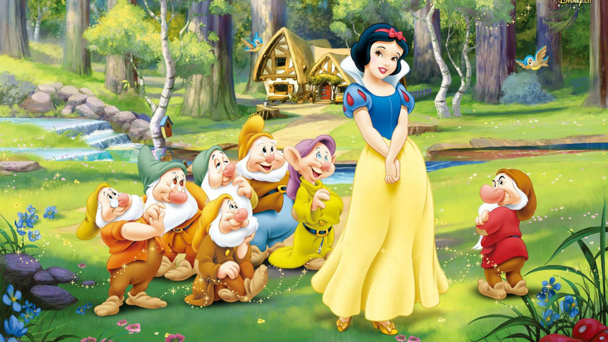 blanche neige et les 7 nains dehors dans un monde féerique, on a e arrière plan sa maisonette en bois 