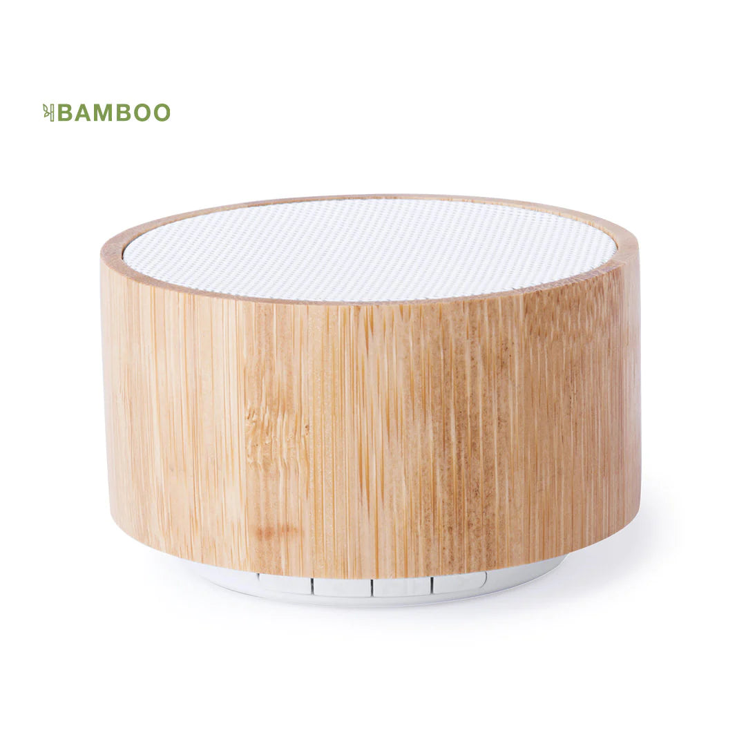 Enceinte bluetooth en bambou sur fond blanc