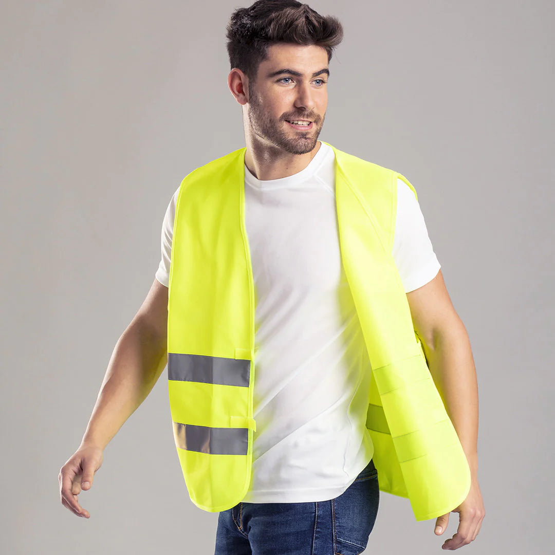 Gilet de sécurité réfléchissant à haute visibilité répondant aux normes de sécurité CE. Avec double bande réfléchissante autour du corps et fermetures Velcro. Taille unique adulte.  Taille Unique. Adulte. Homologué. Polyester.