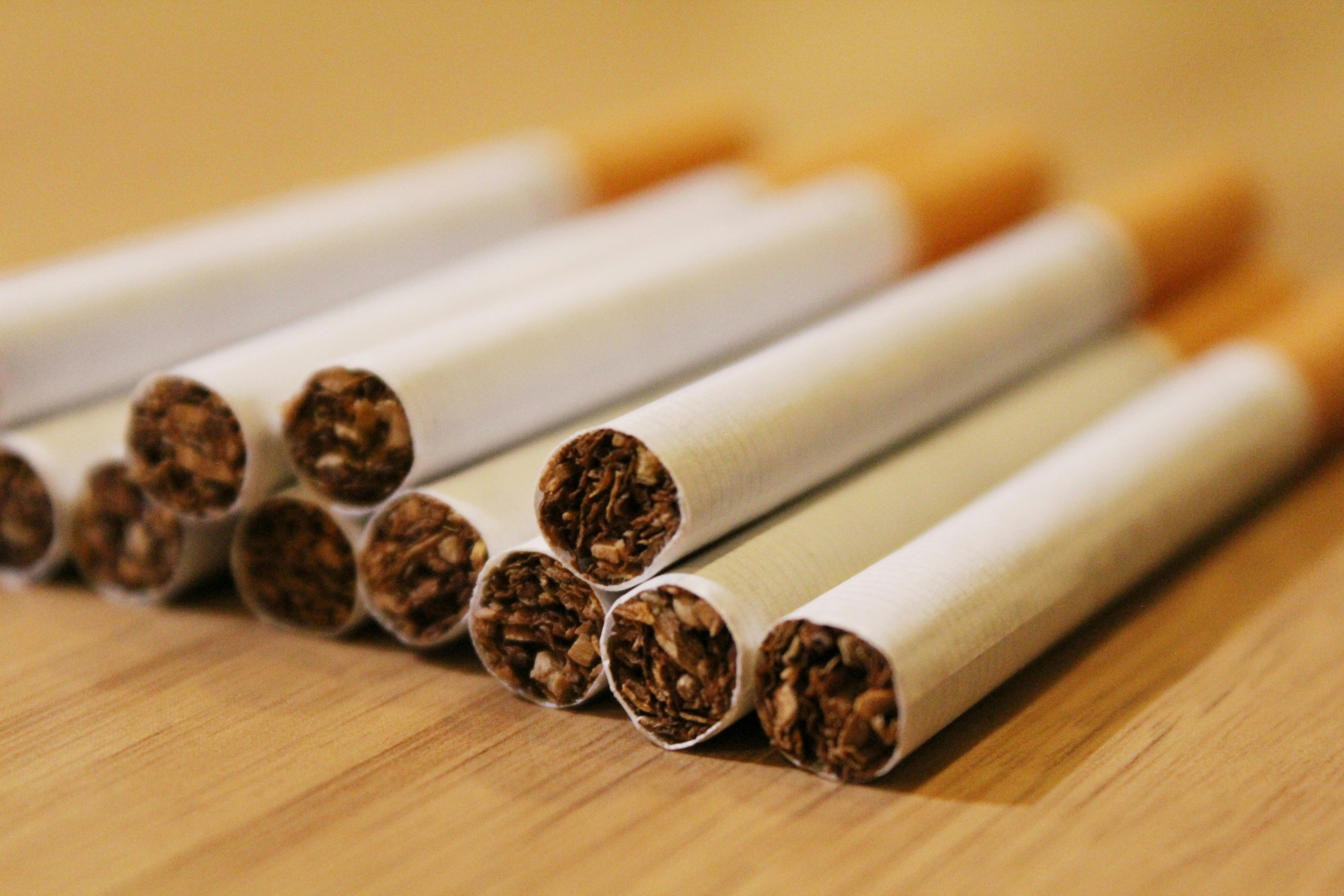 plusieurs cigarettes 