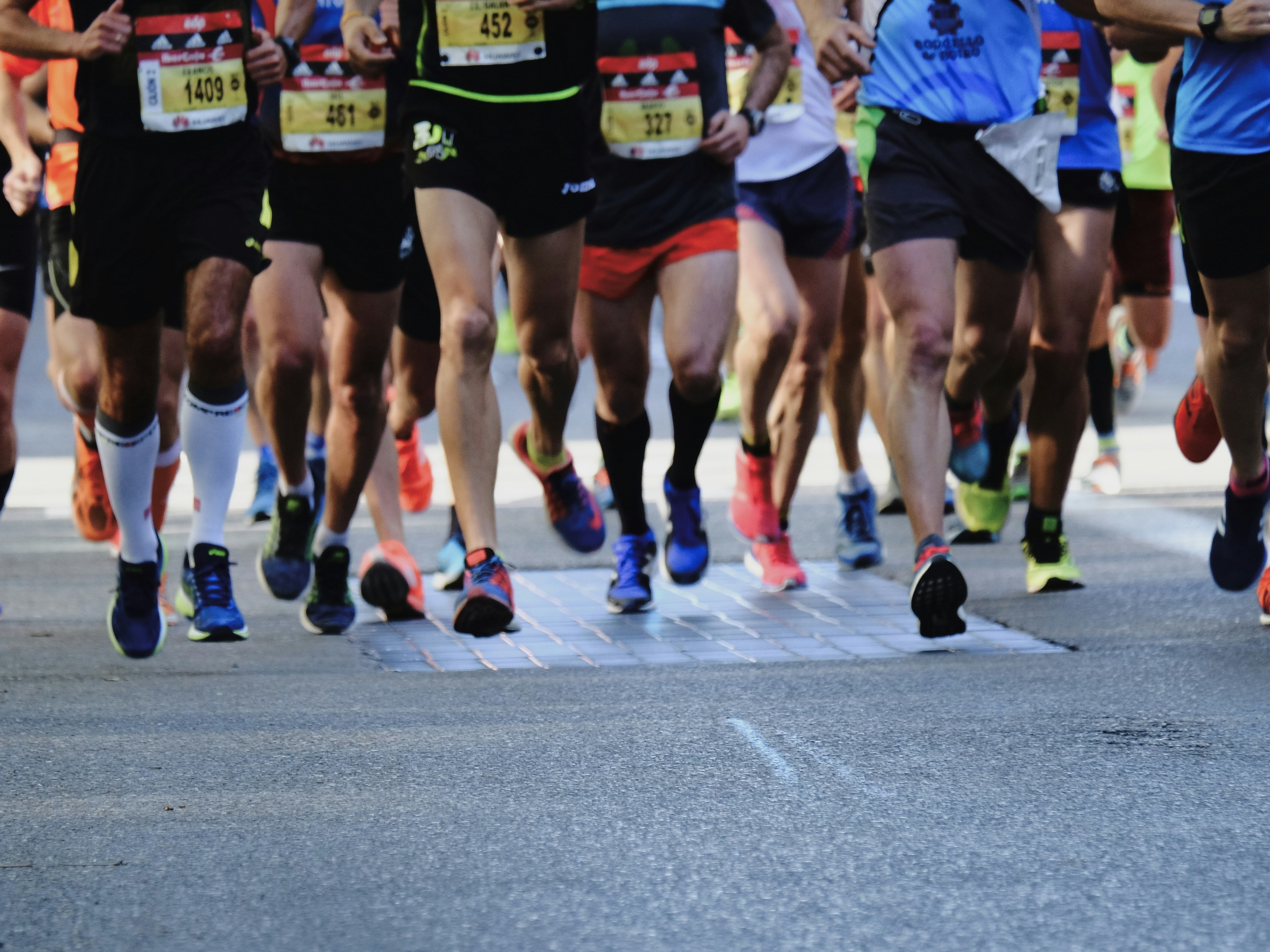 coureurs lors d'un marathon - jambes