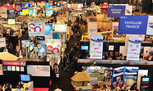 photo du salon mondial du tourisme avec de nombreux partenaires