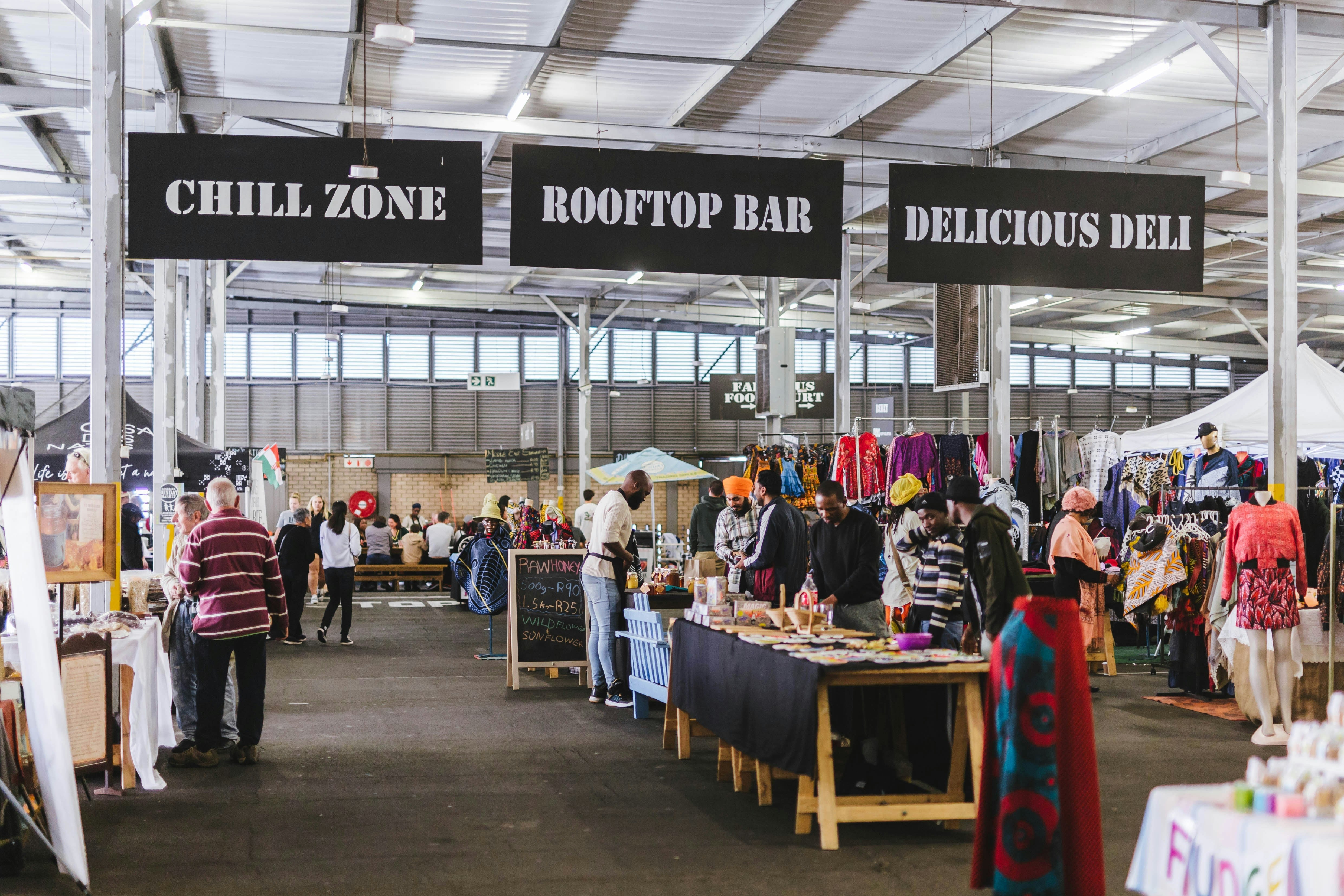 brocante intérieur, exposants 