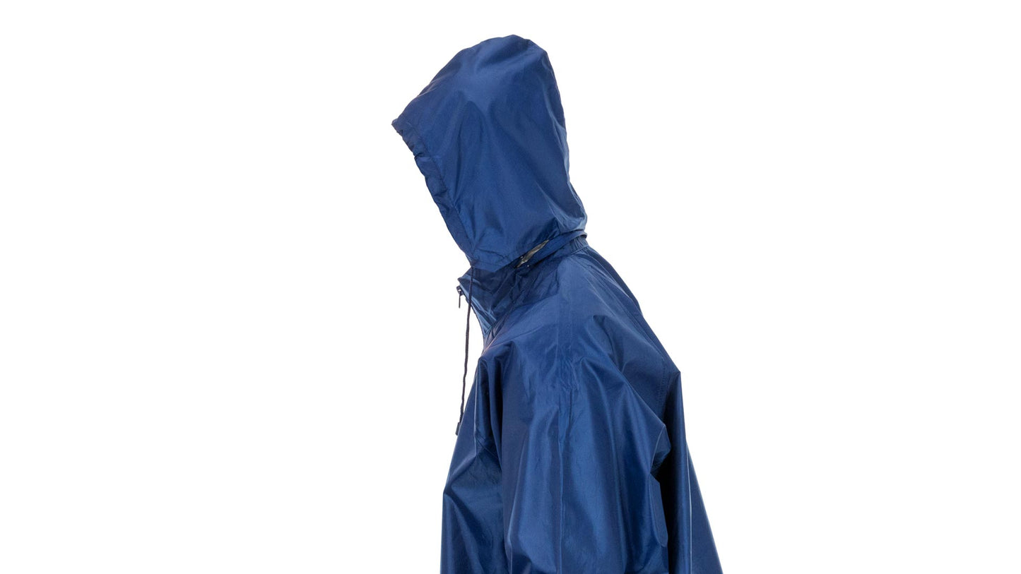 Imperméable bleu vu de profil avec une capuche