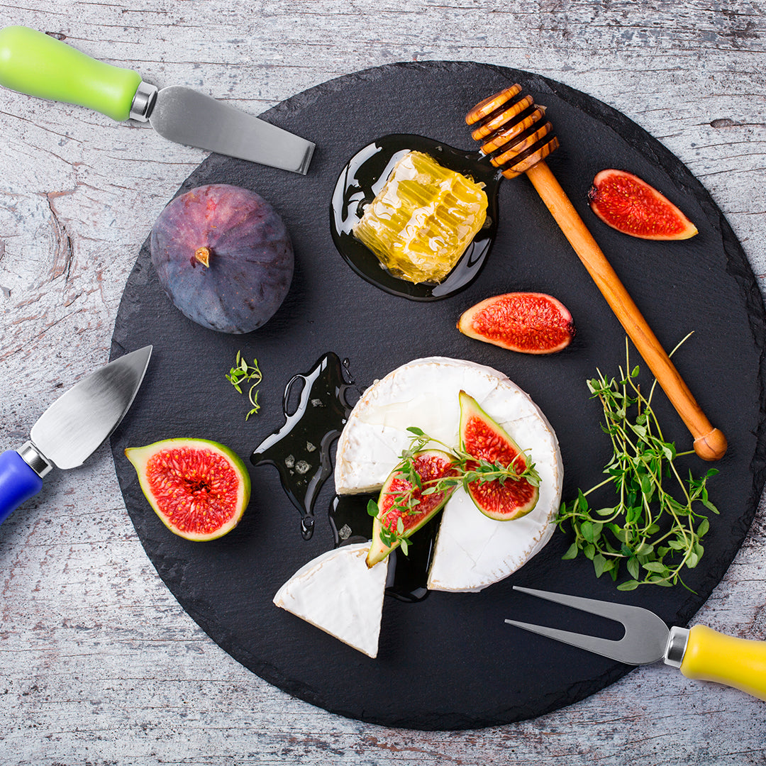 Ensemble de dégustation de fromage avec présentation dans une boîte design, une idée cadeau sophistiquée et personnalisable.