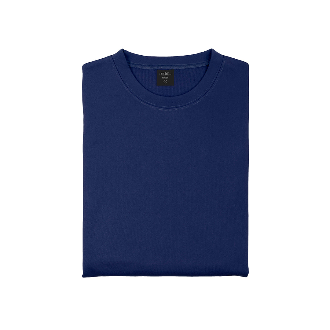Sweat bleu plié sur un fond blanc 