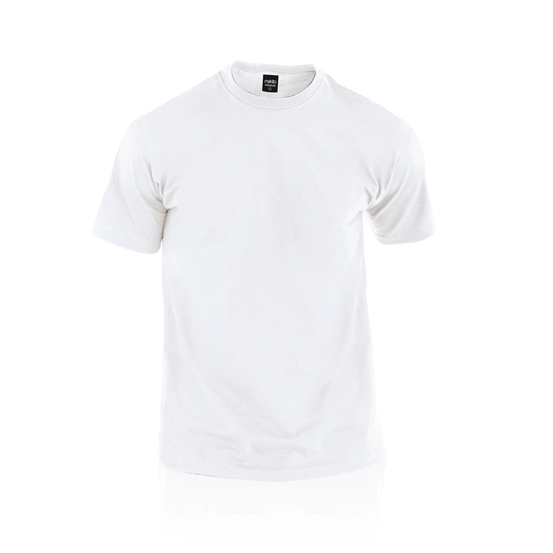  t-shirt blanc sur un fond blanc