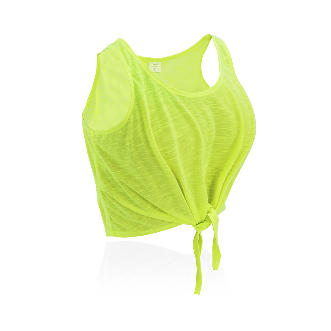 T-Shirt jaune sur un fond blanc 