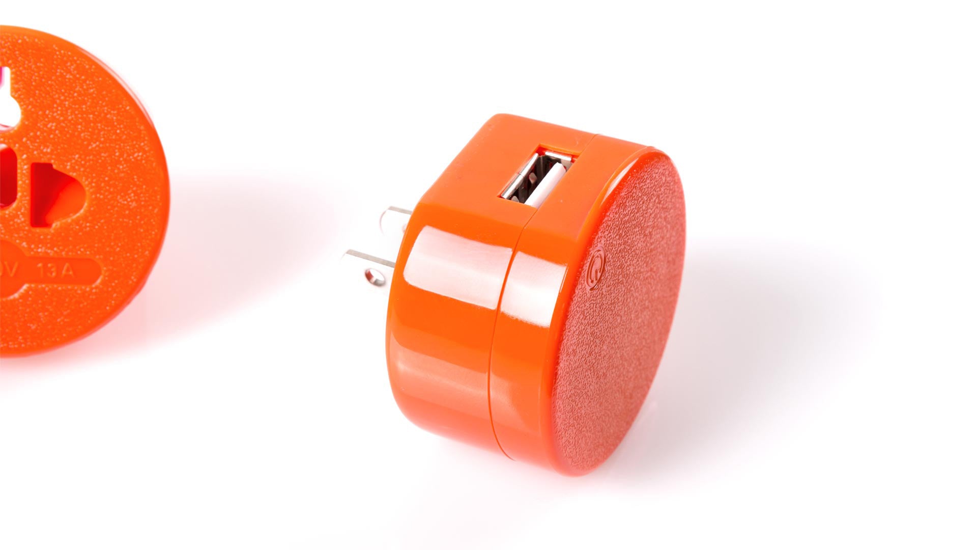 Adaptateur prises USA, Europe, Asie, UK et Australie, sortie usb TRIBOX orange