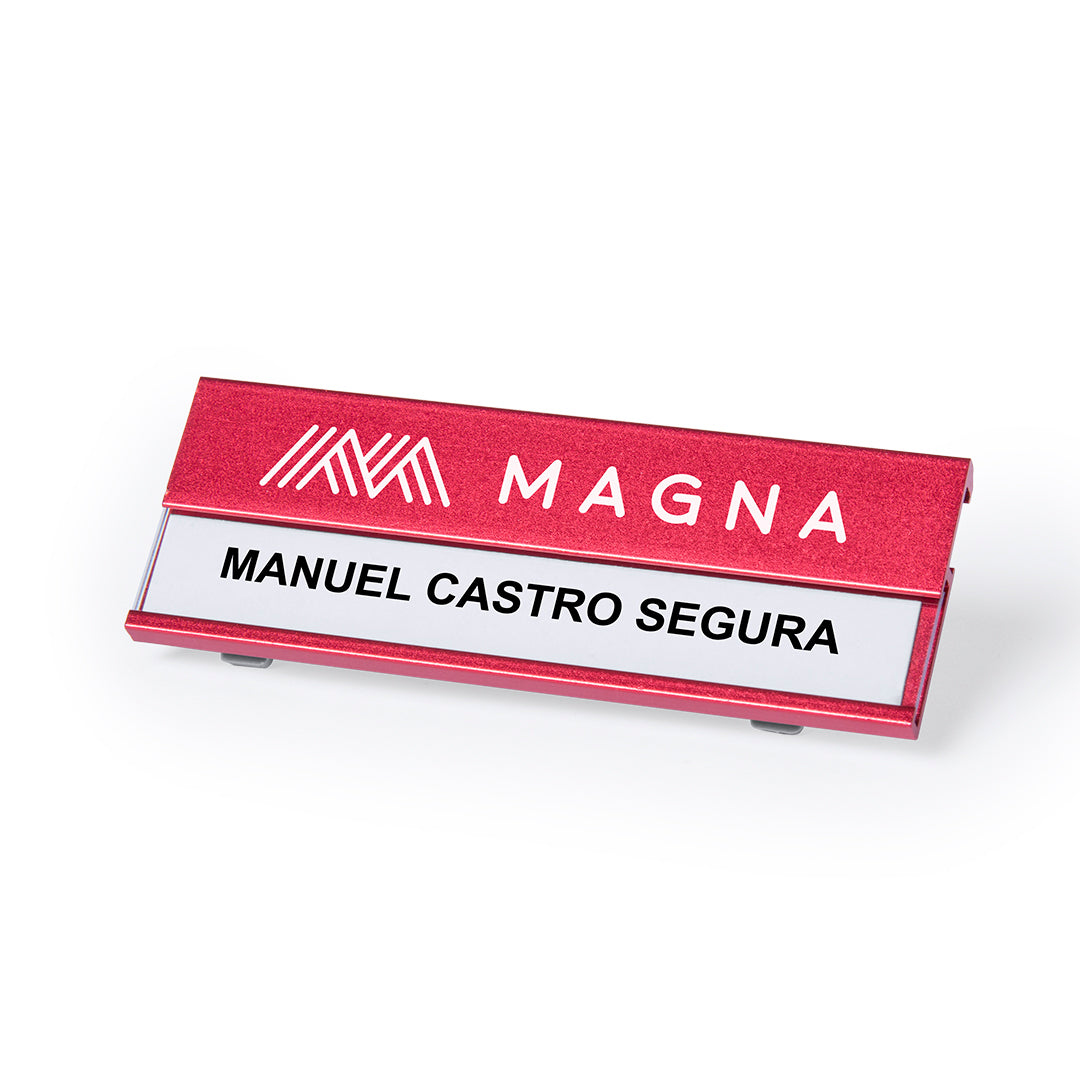 Badge en aluminium avec clip arrière pour une fixation sécurisée BINDEL avec marquage logo