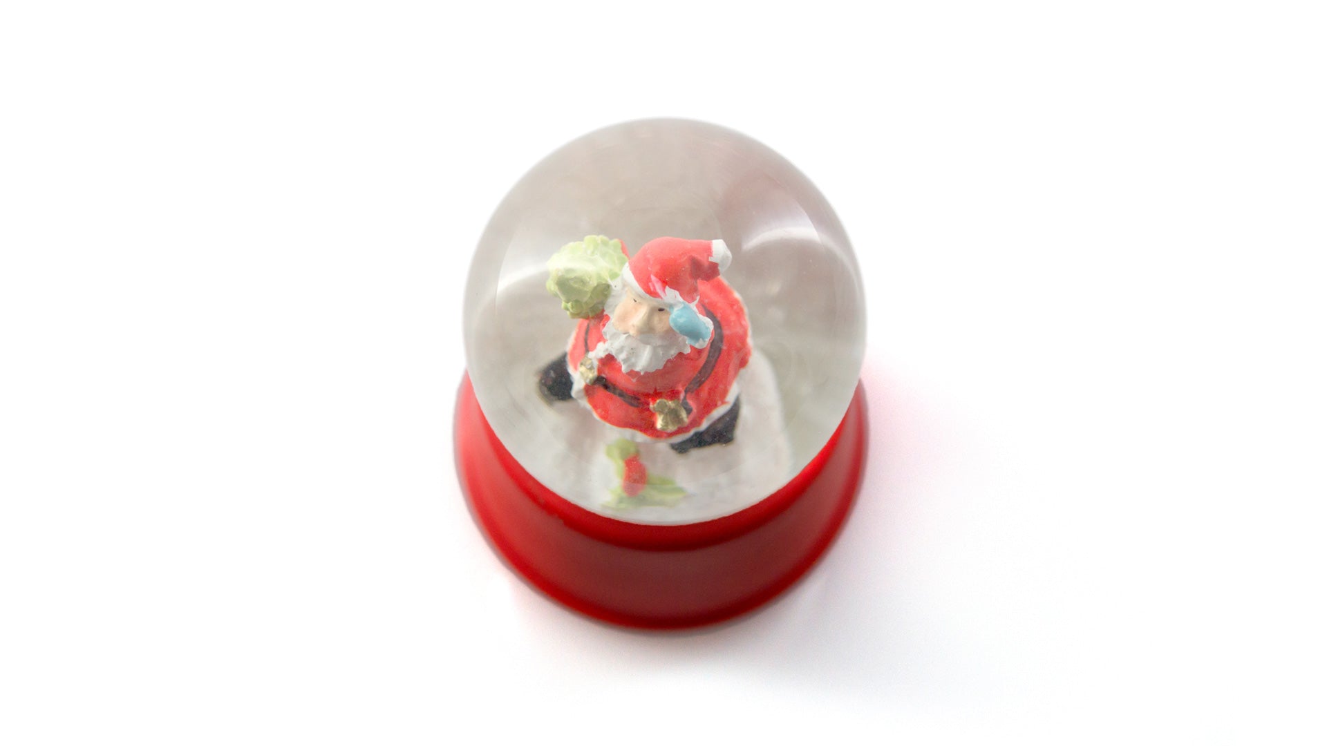 Boule de Noël en verre, avec un liquide enneigé à l'intérieur SASKY