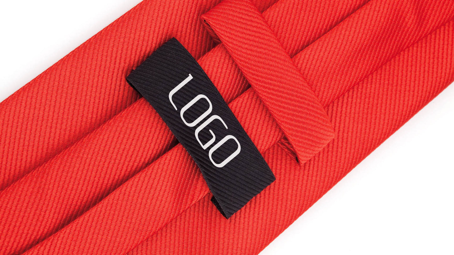 Cravate en polyester doux satiné avec logo entreprise