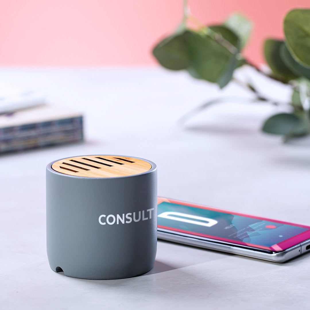 Enceinte bluetooth avec une puissance sonore de 3 watts et une batterie de 300 mAh pour une écoute prolongée