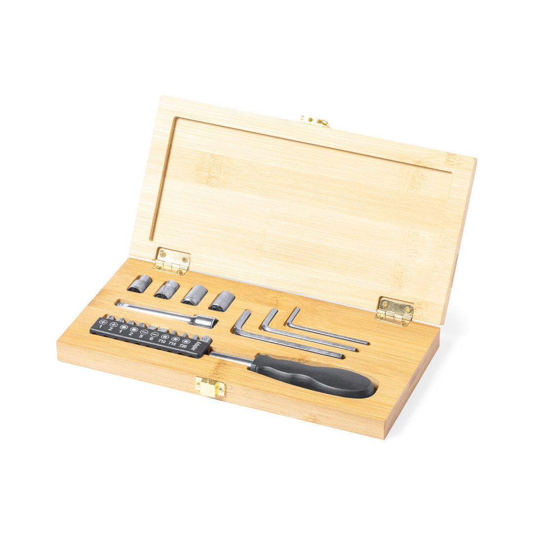 L'intérieur de la boîte est découpé en bambou, assurant un ajustement parfait pour chaque outil, garantissant ordre et sécurité.