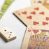 Accessoire de divertissement en bois : Jeu avec cartes françaises et domino, mallette avec ouverture coulissante