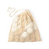 Jeu de quilles en bois de pin naturel, 9 quilles avec partie supérieure laquée en blanc, 3 boules blanches, présenté dans une boîte kraft