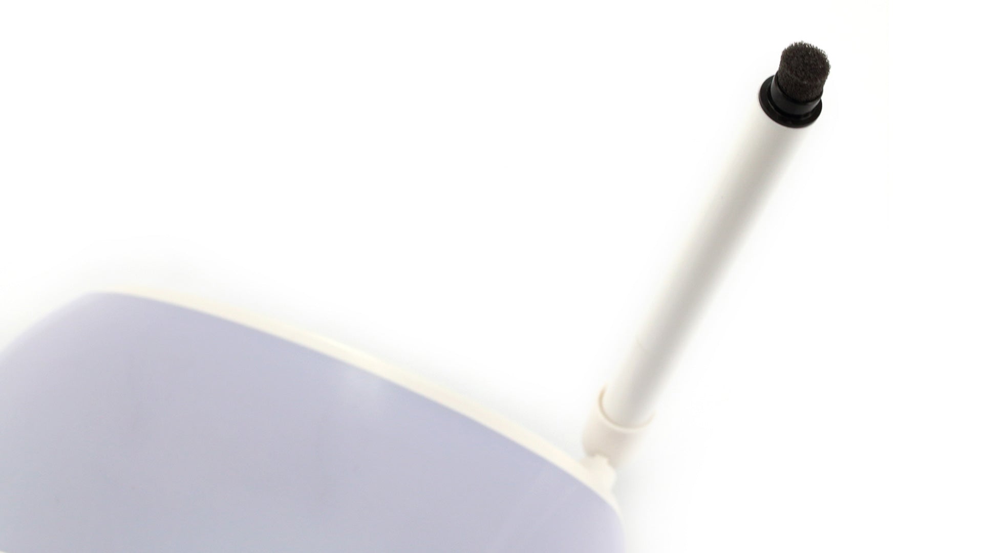 Lecteur de carte avec un design incurvé USAK