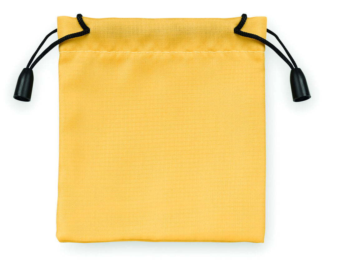 Sac en polyester doux, fermeture à cordelettes, nuances assorties.