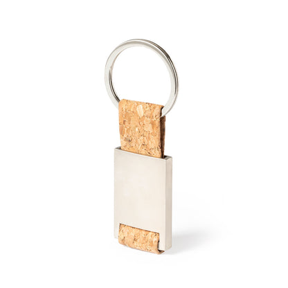 Accessoire porte-clés écologique en liège naturel et métal finition satinée. Personnalisable - Présentation soignée dans un sac individuel.
