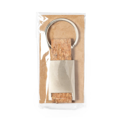 Accessoire porte-clés écologique avec ruban de liège naturel et corps en métal satiné. Personnalisable - Présenté dans un sac individuel avec carton écologique.