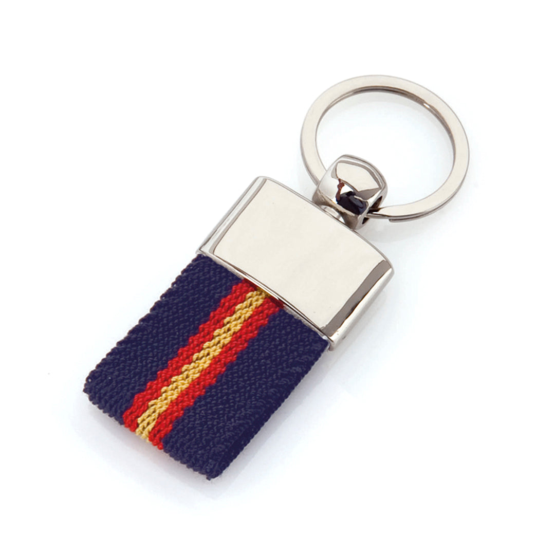 Porte-clés en métal avec drapeau espagnol sur le ruban en polyester, finition argentée.