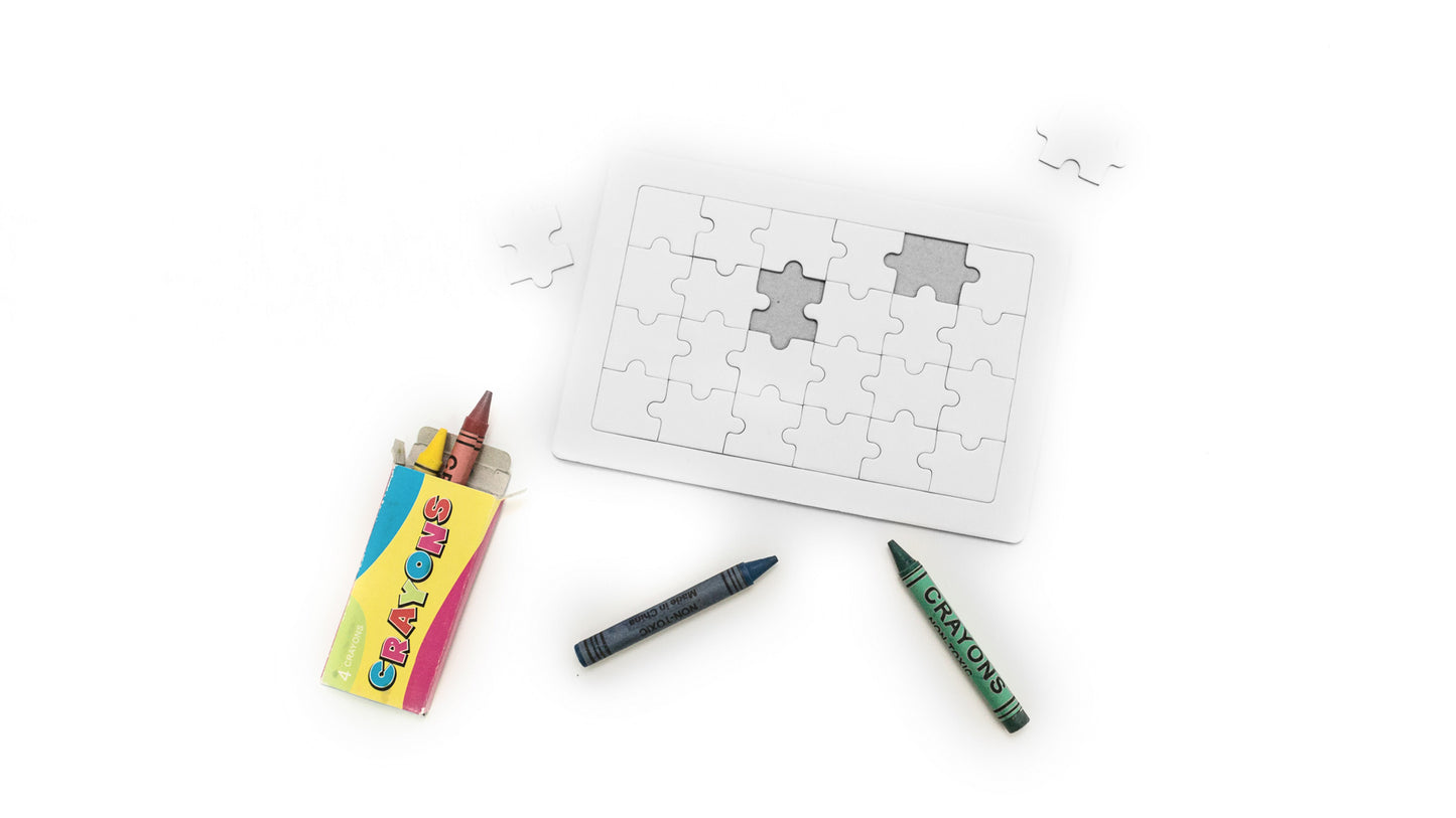 Activité créative pour enfants : puzzle blanc de 24 pièces avec set de crayons cire.