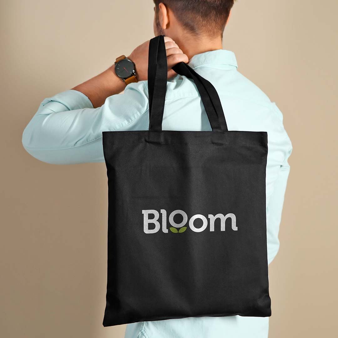 sac en toile Idéal pour les activités de plein air grâce à sa résistance et sa légèreté.