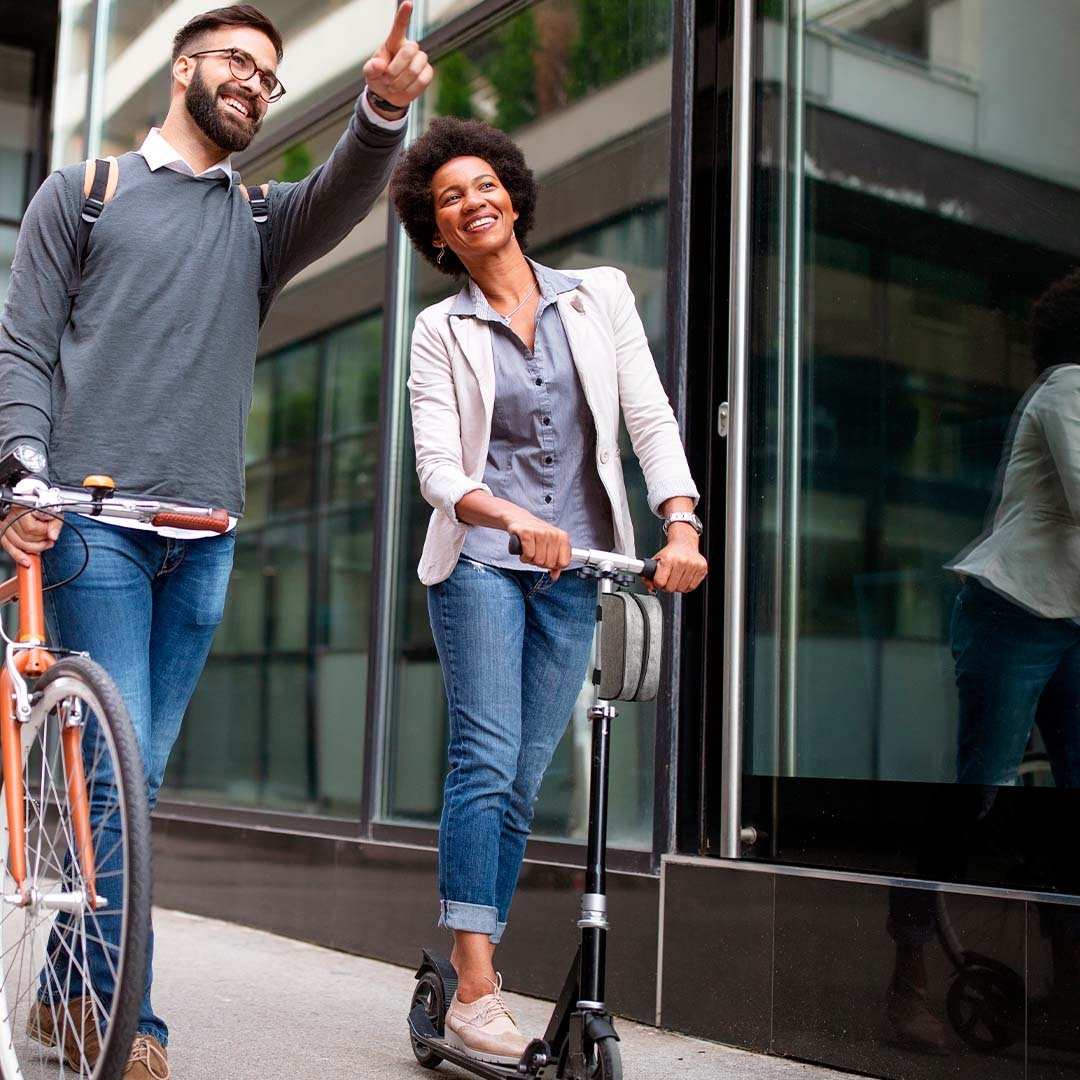 Accessoire pour scooter en RPET 600D, contribuant à la durabilité, gris chiné avec fermeture pratique