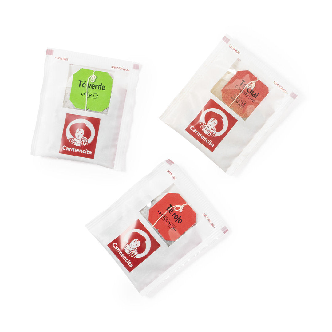 Coffret de 30 sachets de thé vert, rouge et Chai avec épices.