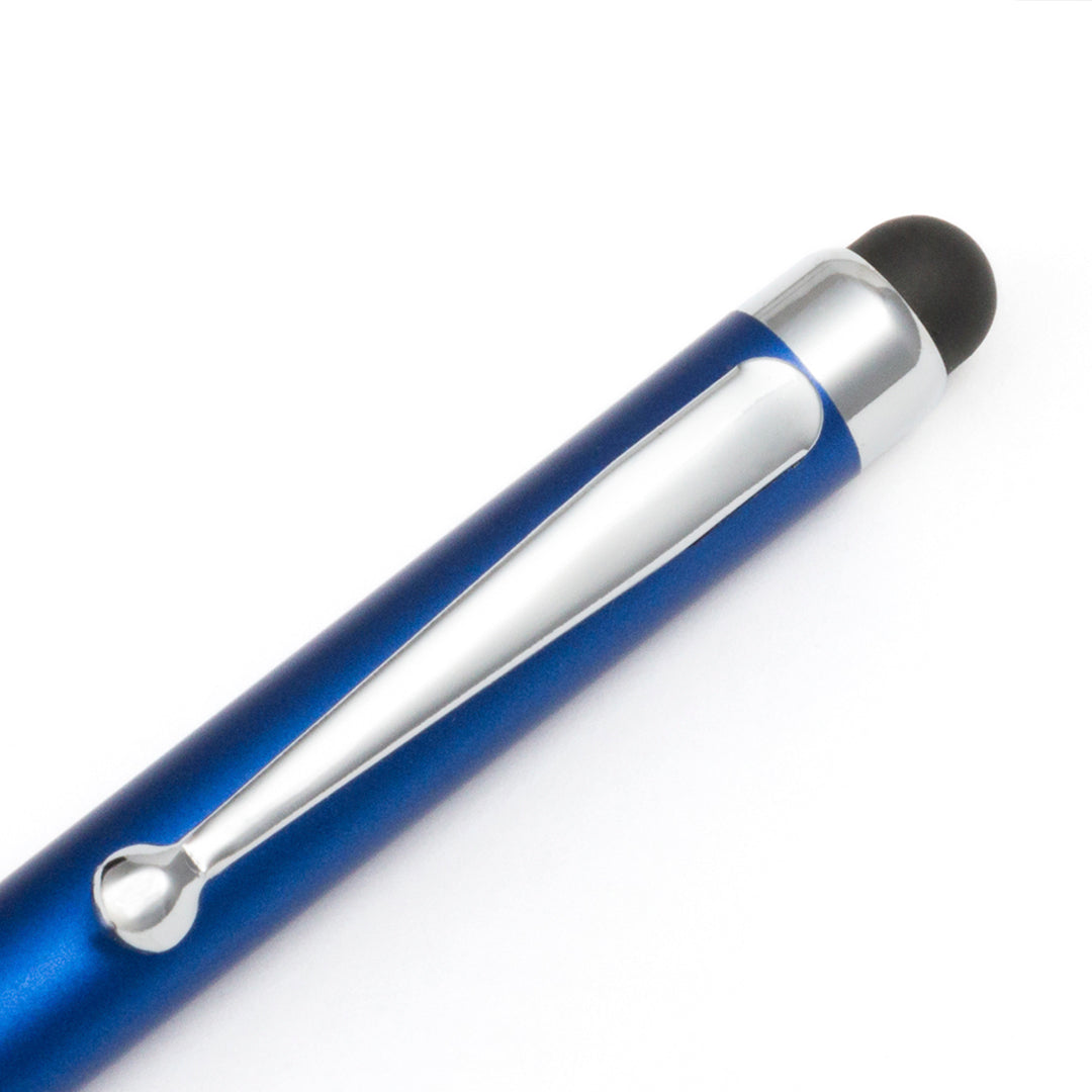 stylo sagur avec Accessoires couleur argent brillant, ajoutant une touche d'élégance.